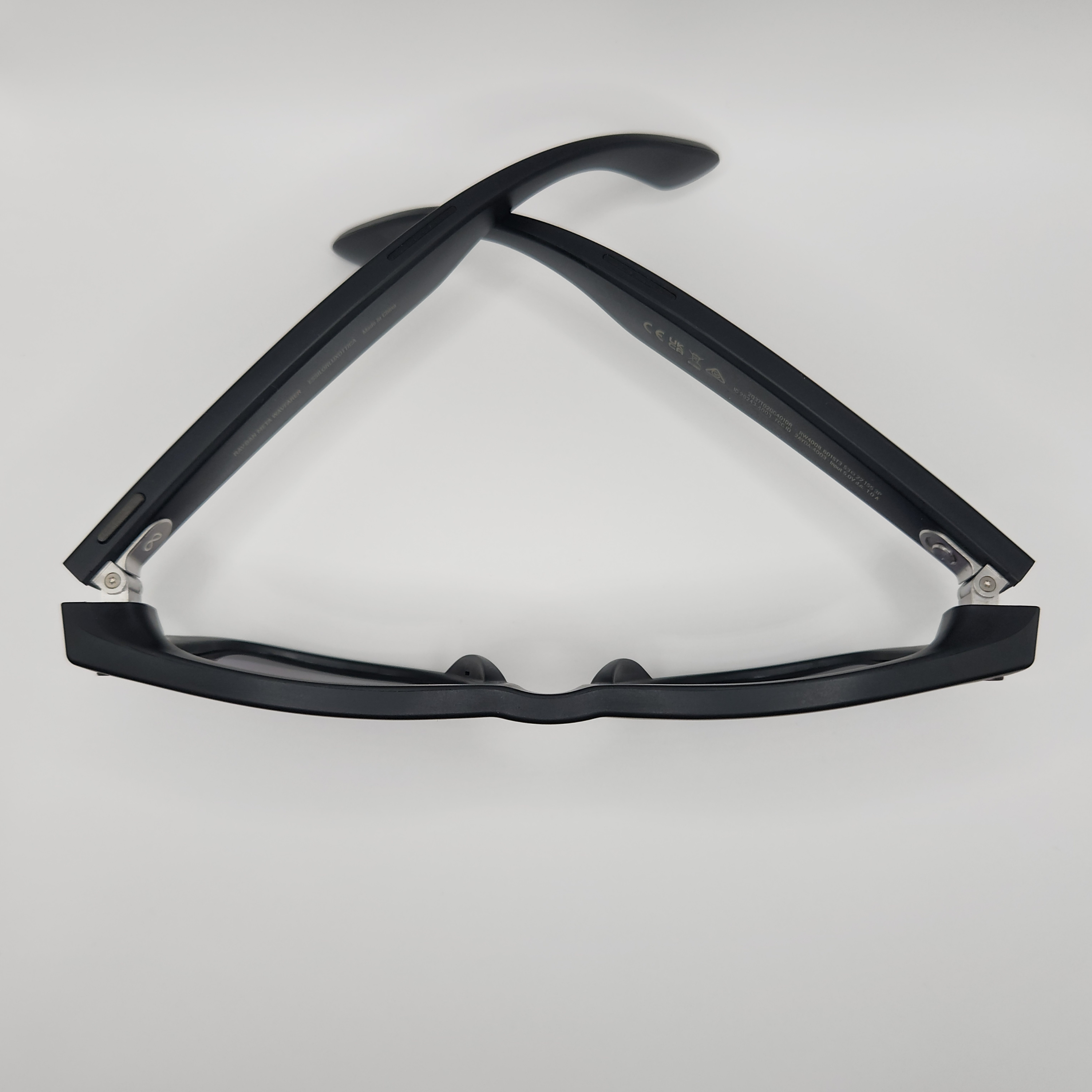 Ray-Ban Meta Wayfarer Gen 1 – Noir Mat / Verres Polarisés Gris Dégradé (Taille 53) - Smart +